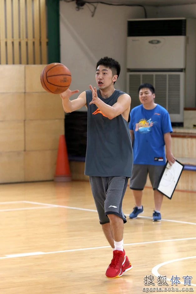 儿童篮球初学者如何培养高效能训练习惯?_2